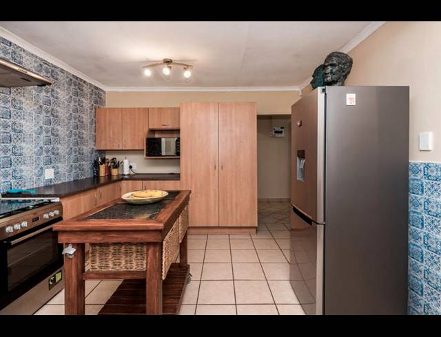 5 BEDROOM HOUSE FOR SALE IN EDENDALE